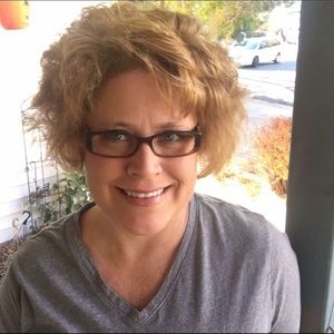 Meet your Posher, Stacy